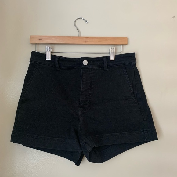 Everlane Cotton Twill Short | Black - Picture 2 of 10